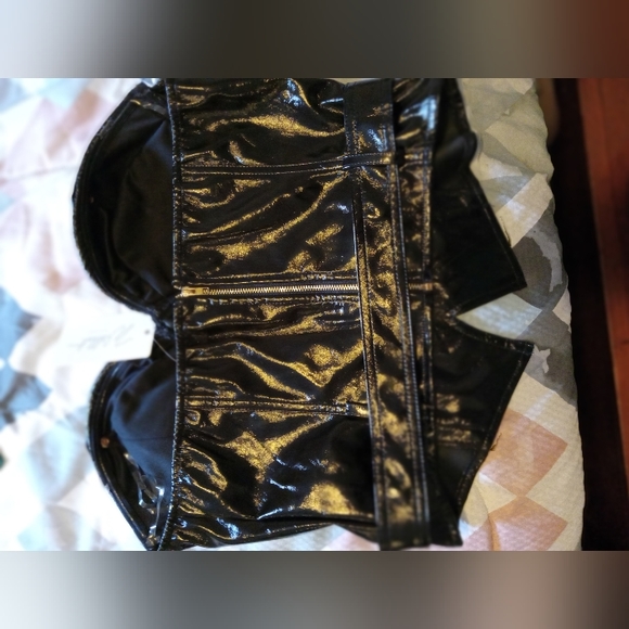 Top - Picture 2 of 3